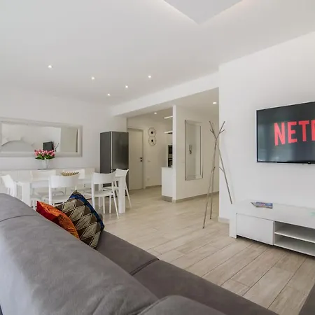 Apartment Piazza Mazzini A 2 Passi Dal Mare. Lido di Jesolo