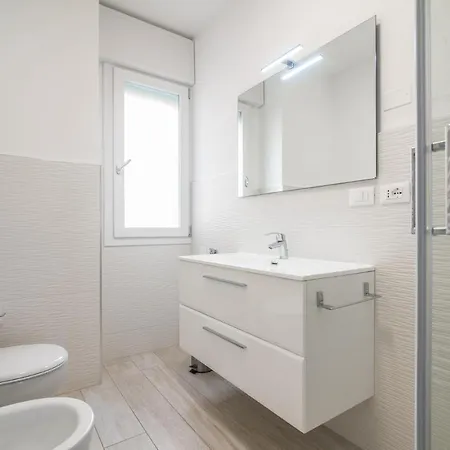 Piazza Mazzini A 2 Passi Dal Mare. Apartment